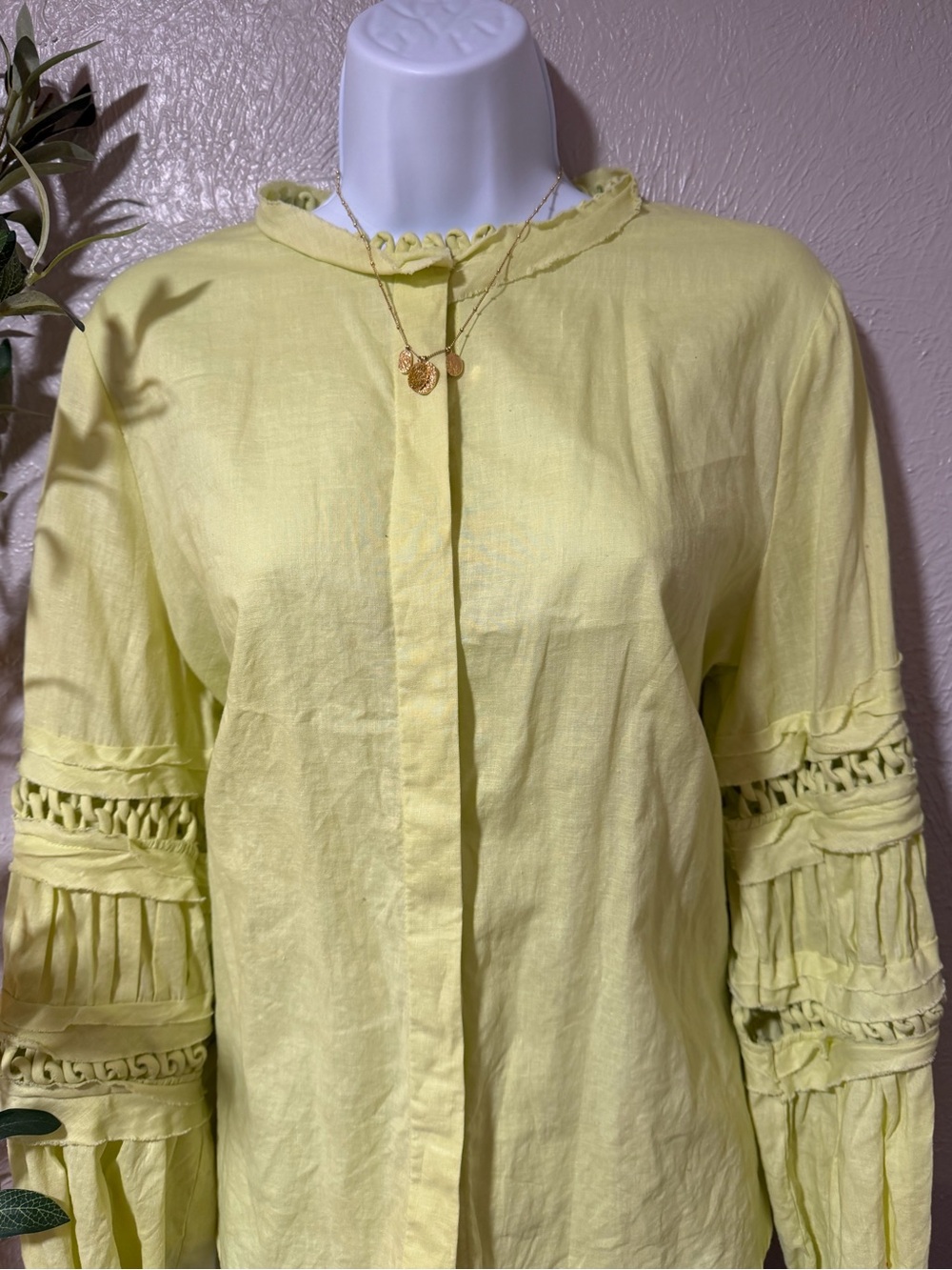 Elie Tahari Pale Yellow Ruffle-Sleeve Button Front Blouse